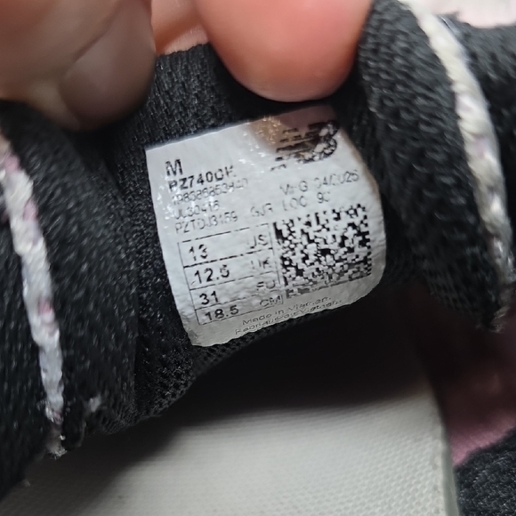 New Balance 740 Pink and Gray Athletic Shoes Girl Size 13 - Picture 6 of 6